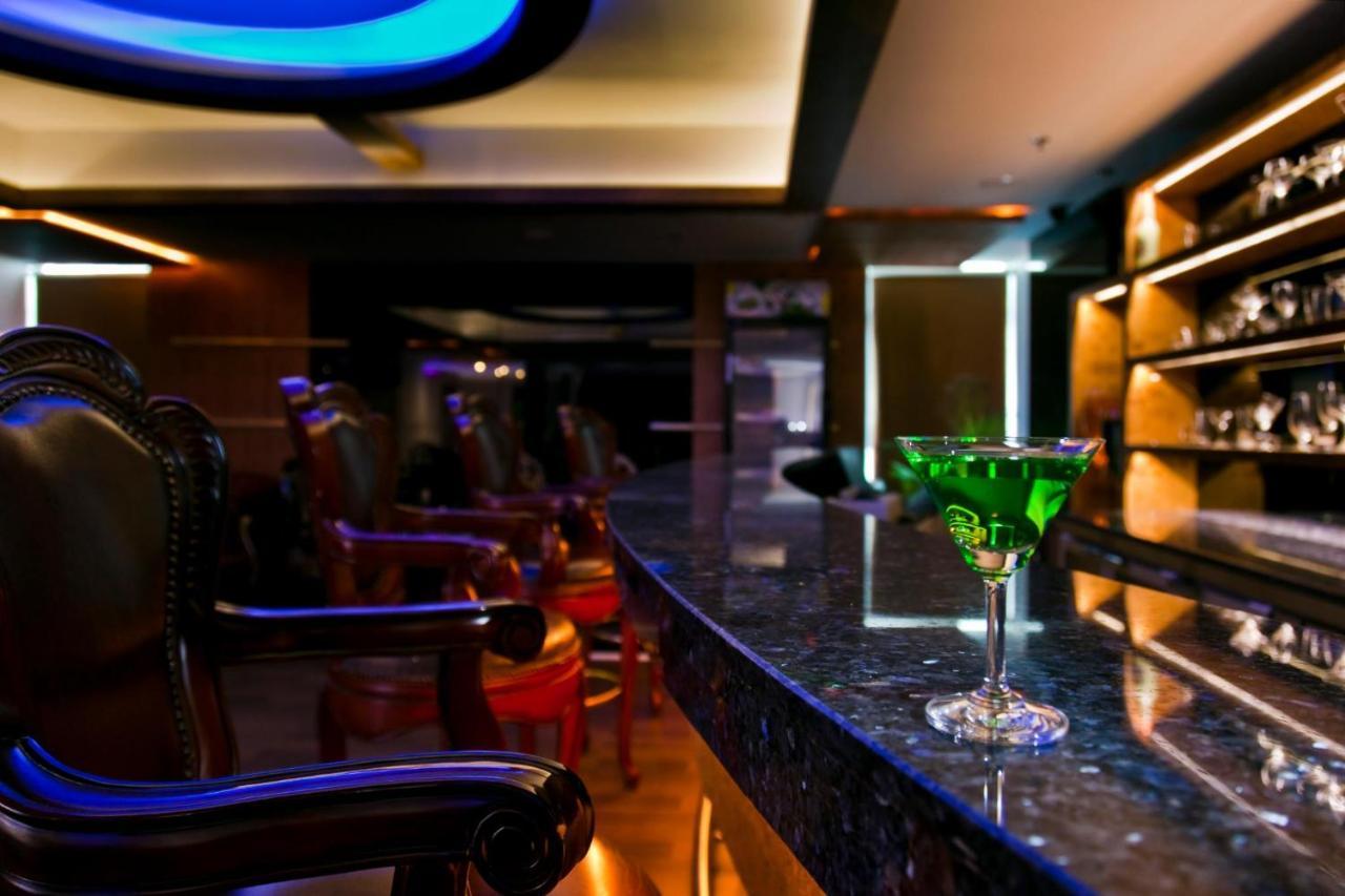 Windsor Rajadhani Hotel Thiruvananthapuram Екстериор снимка