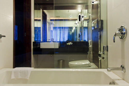 Windsor Rajadhani Hotel Thiruvananthapuram Екстериор снимка